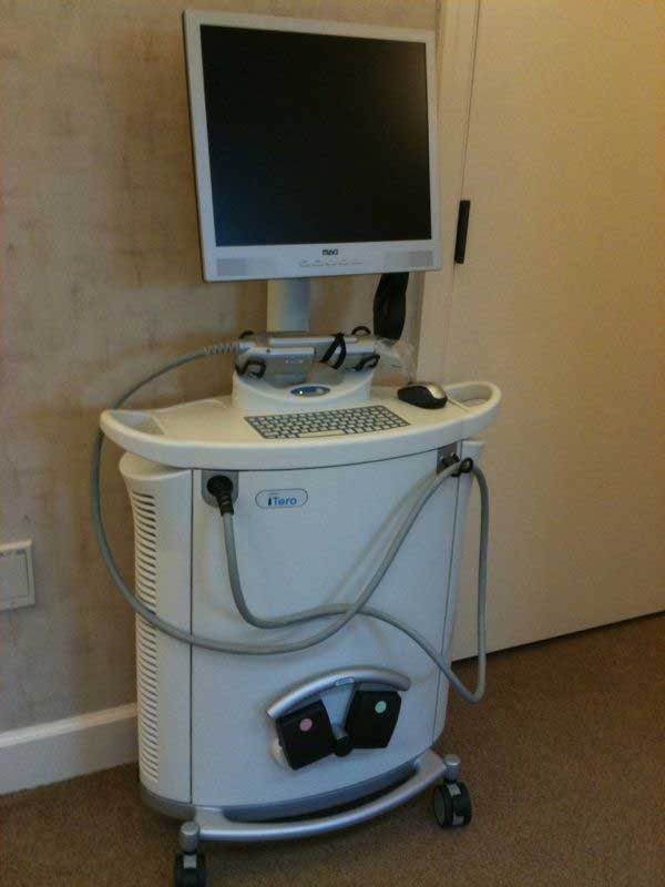 iTero scanner and computer ready for use in our dental facility